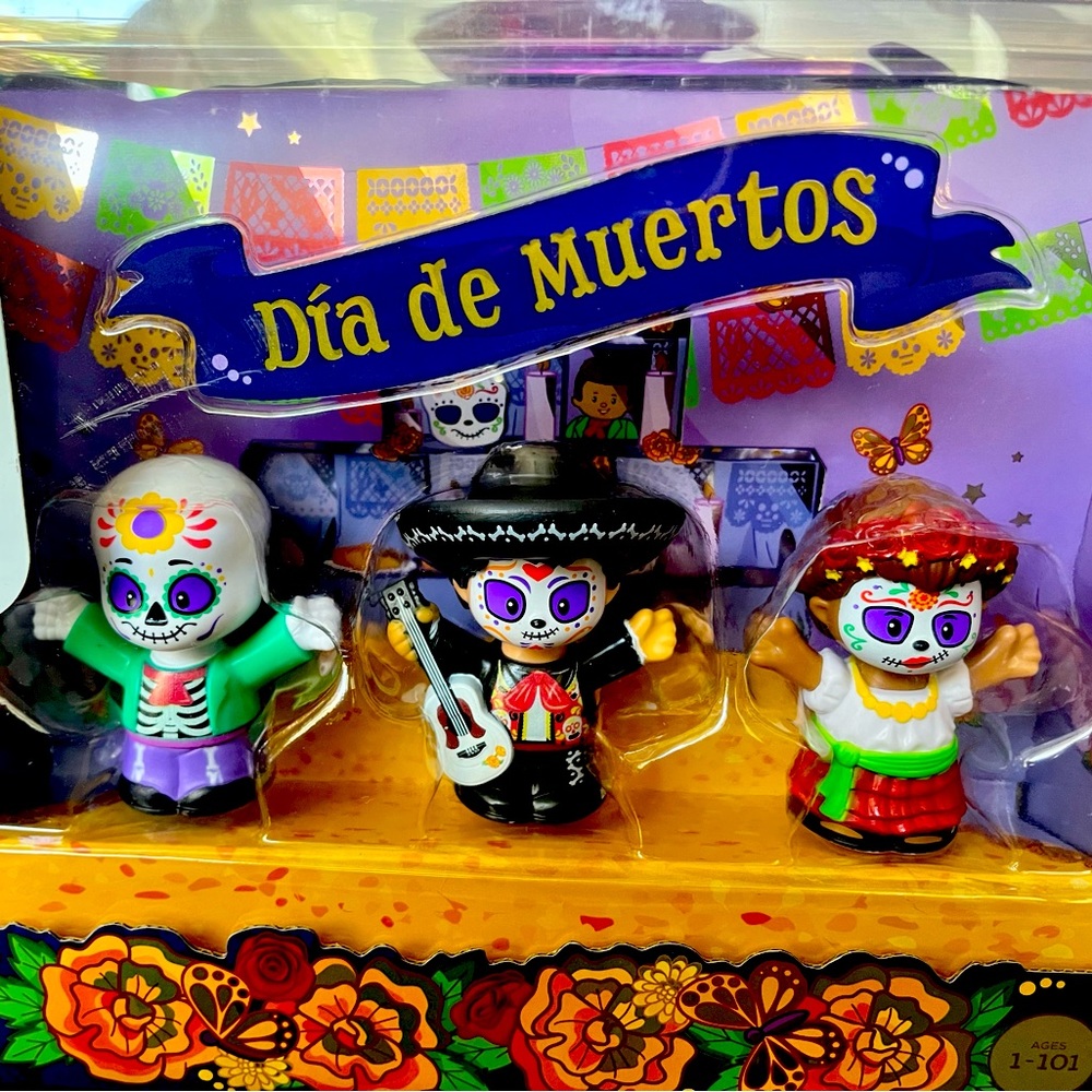 Fisher price Dia de muertos collectors set.